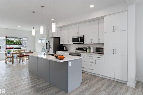 623 Black, Leduc, AB - Indoor Photo Showing Kitchen With Upgraded Kitchen
