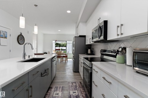 623 Black, Leduc, AB - Indoor Photo Showing Kitchen With Upgraded Kitchen