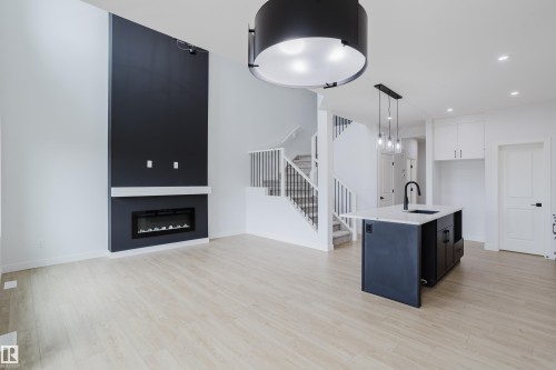 6219 29 Avenue, Edmonton, AB - Indoor With Fireplace