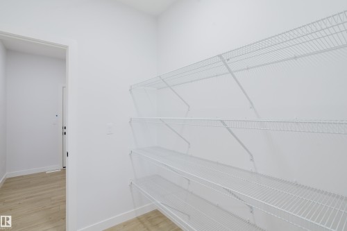 6219 29 Avenue, Edmonton, AB - Indoor With Storage