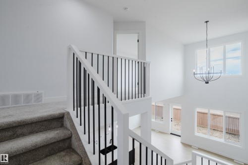 6219 29 Avenue, Edmonton, AB - Indoor Photo Showing Other Room