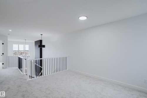 6219 29 Avenue, Edmonton, AB - Indoor Photo Showing Other Room