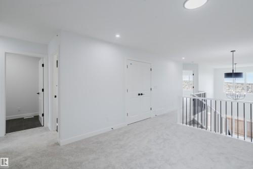 6219 29 Avenue, Edmonton, AB - Indoor Photo Showing Other Room