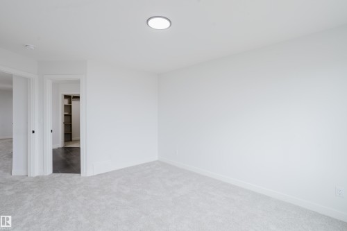 6219 29 Avenue, Edmonton, AB - Indoor Photo Showing Other Room