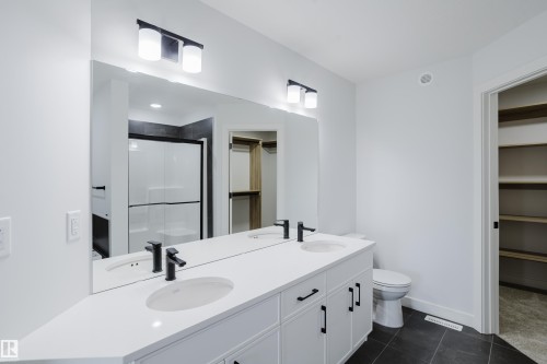 6219 29 Avenue, Edmonton, AB - Indoor Photo Showing Bathroom