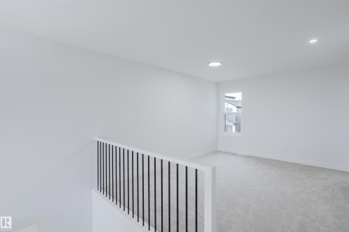 6219 29 Avenue, Edmonton, AB - Indoor Photo Showing Other Room