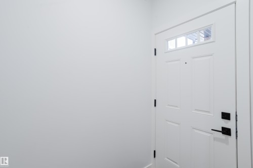 6219 29 Avenue, Edmonton, AB - Indoor Photo Showing Other Room