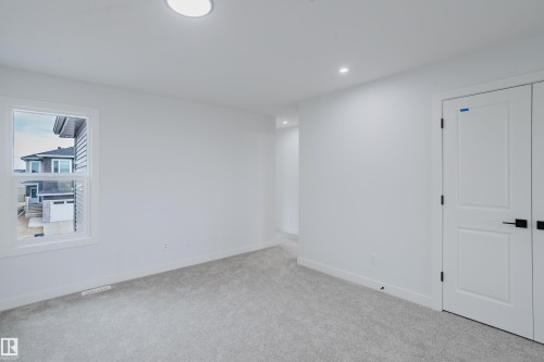 6219 29 Avenue, Edmonton, AB - Indoor Photo Showing Other Room