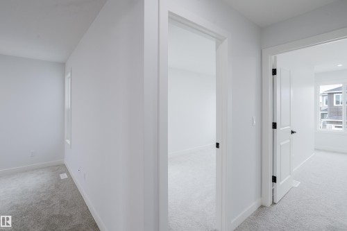 6219 29 Avenue, Edmonton, AB - Indoor Photo Showing Other Room