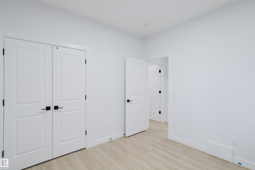 6219 29 Avenue, Edmonton, AB - Indoor Photo Showing Other Room