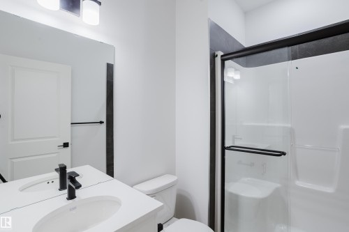 6219 29 Avenue, Edmonton, AB - Indoor Photo Showing Bathroom
