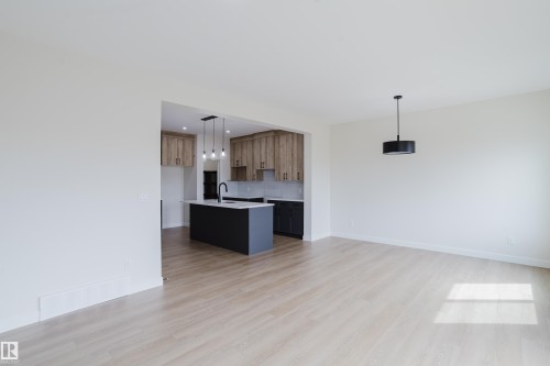 6223 29 Avenue, Edmonton, AB - Indoor Photo Showing Kitchen