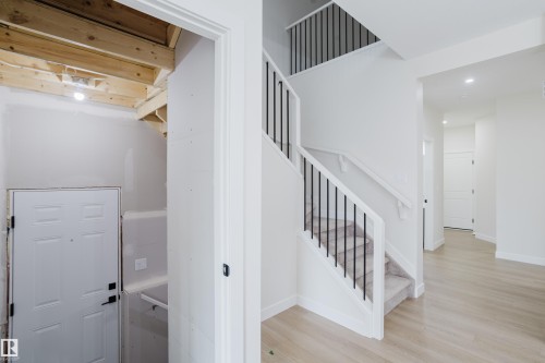 6223 29 Avenue, Edmonton, AB - Indoor Photo Showing Other Room