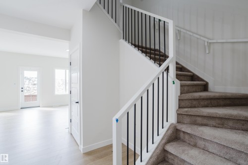 6223 29 Avenue, Edmonton, AB - Indoor Photo Showing Other Room