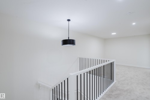 6223 29 Avenue, Edmonton, AB - Indoor Photo Showing Other Room