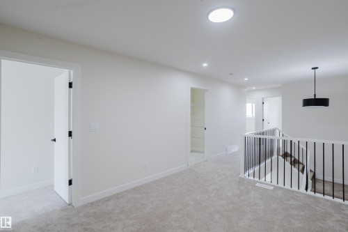6223 29 Avenue, Edmonton, AB - Indoor Photo Showing Other Room