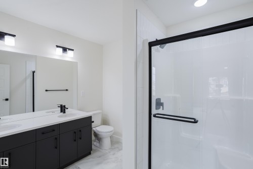 6223 29 Avenue, Edmonton, AB - Indoor Photo Showing Bathroom