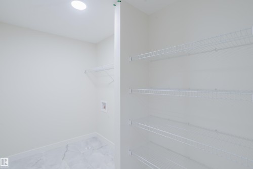 6223 29 Avenue, Edmonton, AB - Indoor With Storage