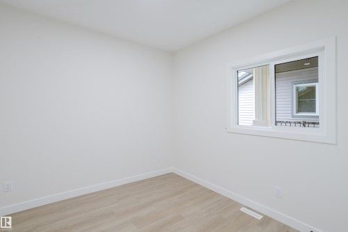 6223 29 Avenue, Edmonton, AB - Indoor Photo Showing Other Room