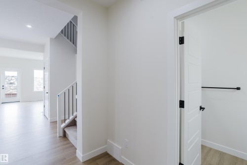 6223 29 Avenue, Edmonton, AB - Indoor Photo Showing Other Room