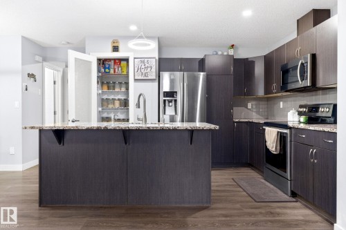 308 42 Avenue, Edmonton, AB - Indoor Photo Showing Kitchen With Upgraded Kitchen