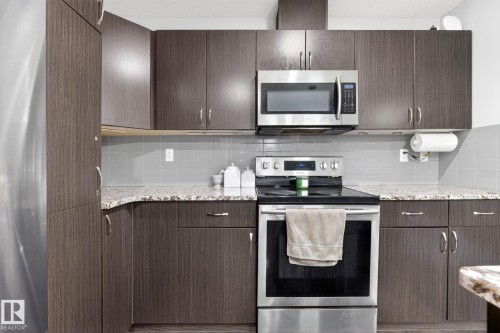 308 42 Avenue, Edmonton, AB - Indoor Photo Showing Kitchen With Upgraded Kitchen