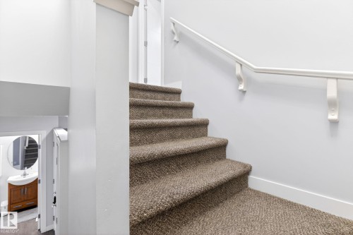 308 42 Avenue, Edmonton, AB - Indoor