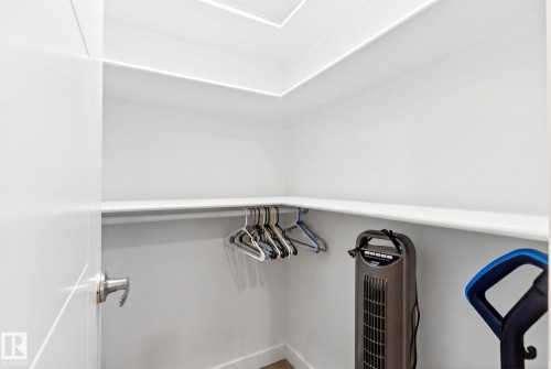 308 42 Avenue, Edmonton, AB - Indoor With Storage