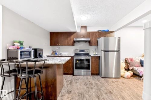 308 42 Avenue, Edmonton, AB - Indoor Photo Showing Kitchen