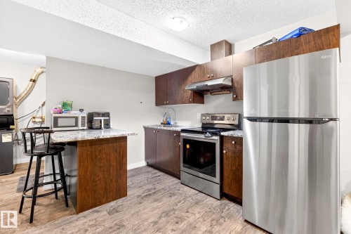 308 42 Avenue, Edmonton, AB - Indoor Photo Showing Kitchen