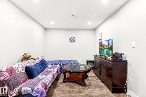308 42 Avenue, Edmonton, AB - Indoor