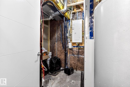 308 42 Avenue, Edmonton, AB - Indoor