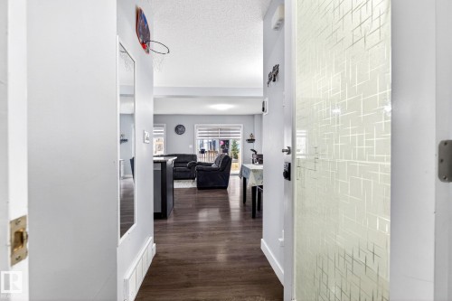 308 42 Avenue, Edmonton, AB - Indoor Photo Showing Other Room
