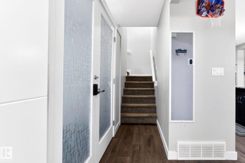 308 42 Avenue, Edmonton, AB - Indoor Photo Showing Other Room
