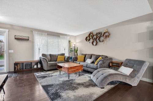 1013 162 Street, Edmonton, AB - Indoor Photo Showing Living Room