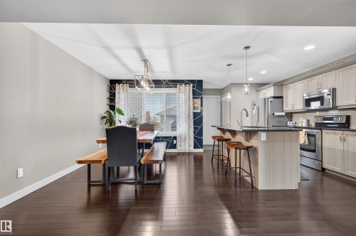 1013 162 Street, Edmonton, AB - Indoor Photo Showing Kitchen With Upgraded Kitchen