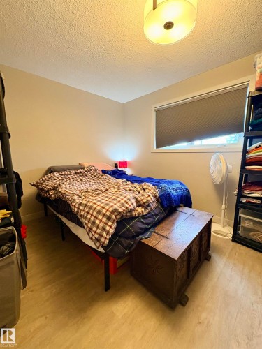 8825 137 Avenue, Edmonton, AB - Indoor Photo Showing Bedroom