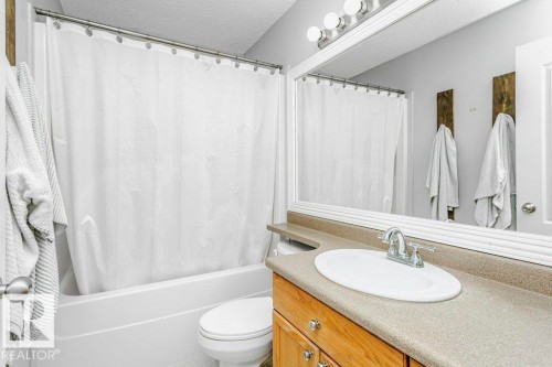14023 156 Avenue, Edmonton, AB - Indoor Photo Showing Bathroom