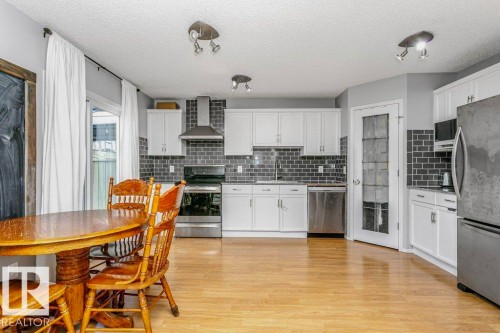 14023 156 Avenue, Edmonton, AB - Indoor Photo Showing Kitchen With Upgraded Kitchen