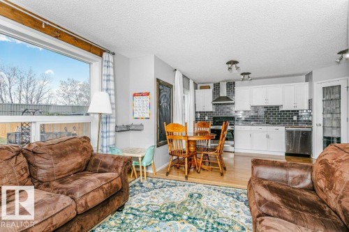 14023 156 Avenue, Edmonton, AB - Indoor Photo Showing Living Room