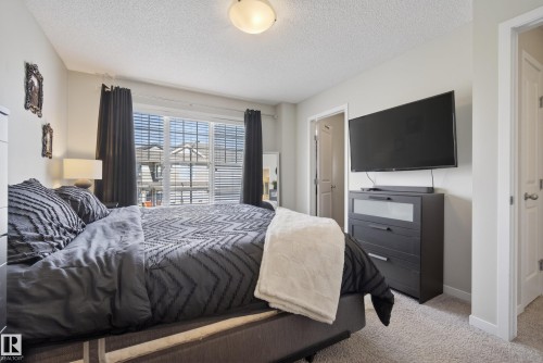2513 Price Way, Edmonton, AB - Indoor Photo Showing Bedroom