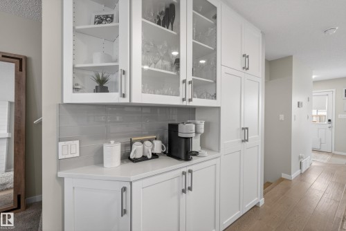 2513 Price Way, Edmonton, AB - Indoor Photo Showing Other Room