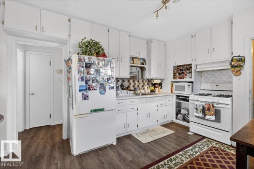 11813 39 Street, Edmonton, AB - Indoor Photo Showing Kitchen