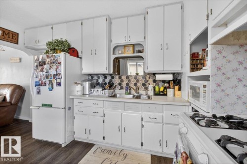 11813 39 Street, Edmonton, AB - Indoor Photo Showing Kitchen With Double Sink