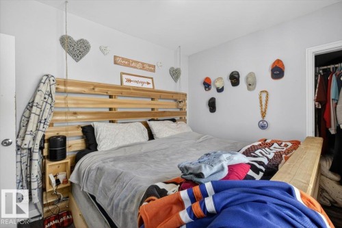11813 39 Street, Edmonton, AB - Indoor Photo Showing Bedroom