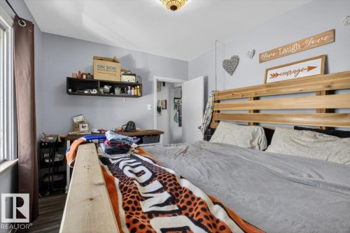 11813 39 Street, Edmonton, AB - Indoor Photo Showing Bedroom