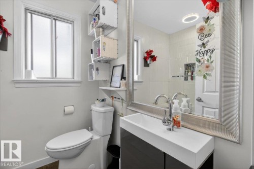 11813 39 Street, Edmonton, AB - Indoor Photo Showing Bathroom