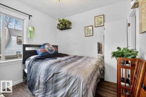 11813 39 Street, Edmonton, AB - Indoor Photo Showing Bedroom