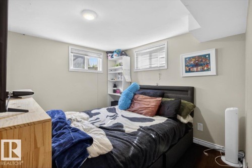11813 39 Street, Edmonton, AB - Indoor Photo Showing Bedroom