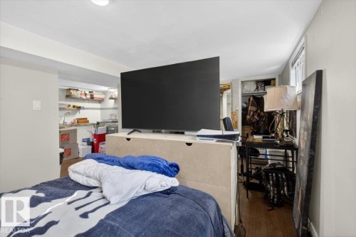 11813 39 Street, Edmonton, AB - Indoor Photo Showing Bedroom